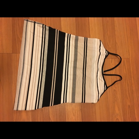 Striped power-y tank - Picture 2 of 2